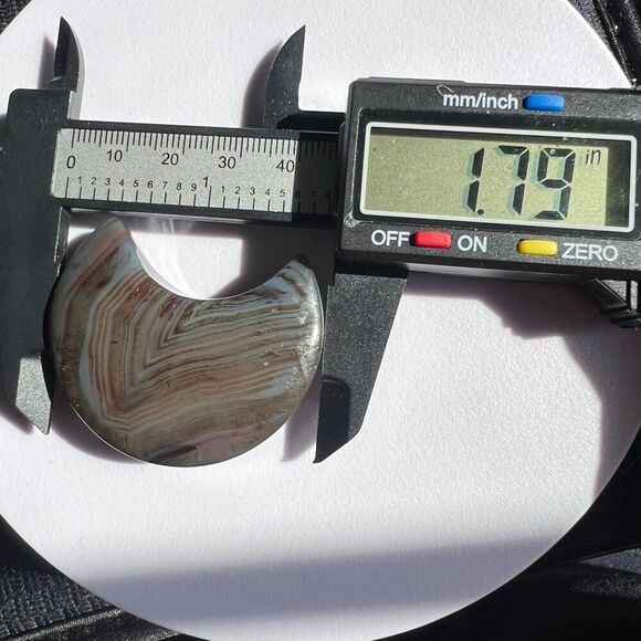 Brown Banded Agate Crystal Moon‎ Carving - Picture 9 of 13